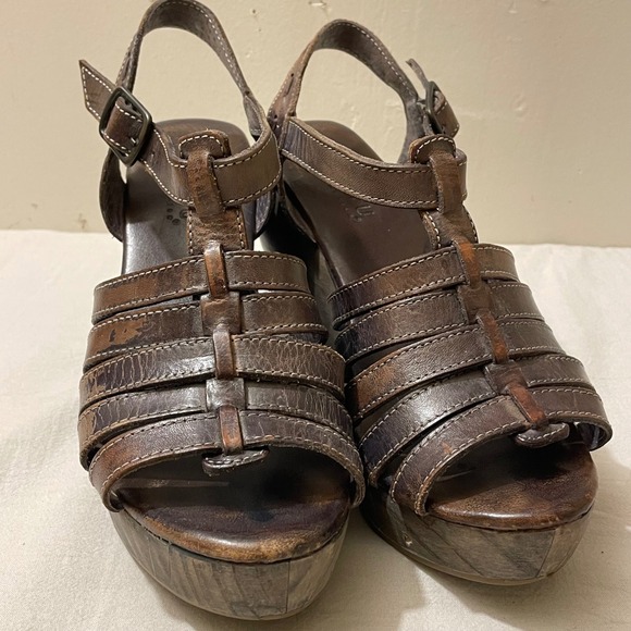 Bedstu Womens Size 7 Leather Strappy Wooden Wedge Sandals Brown - Picture 2 of 13